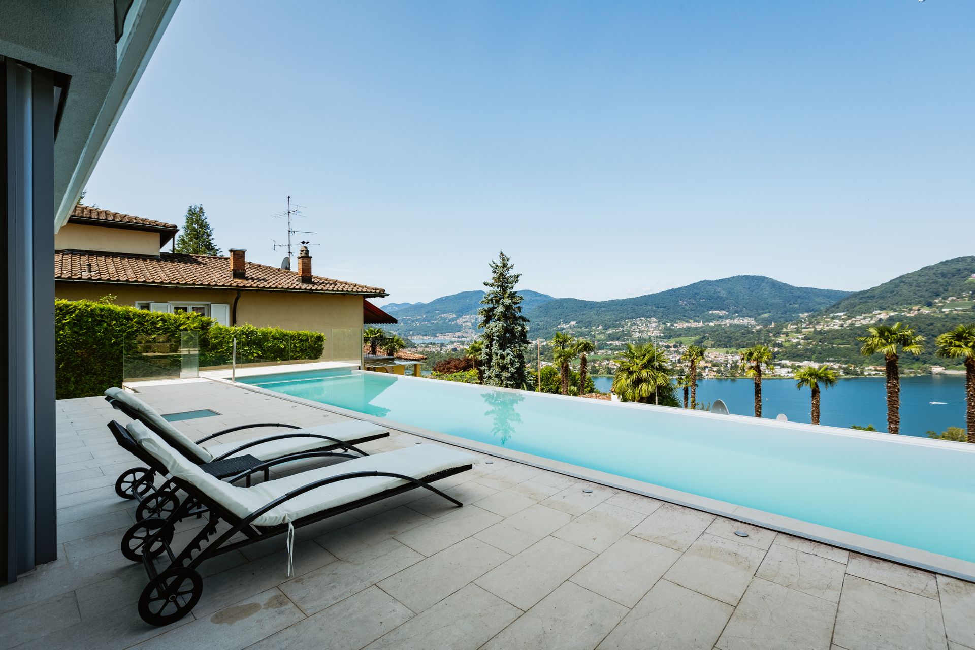 Villa di lusso con piscina realizzata da MGR Luxury